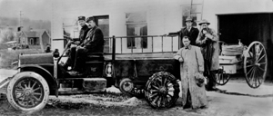 1914 chain-driven Willys Truck Photo